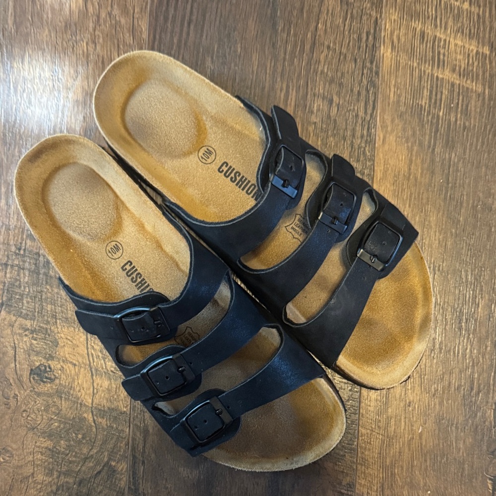 Cushionaire Triple Strap Sandal